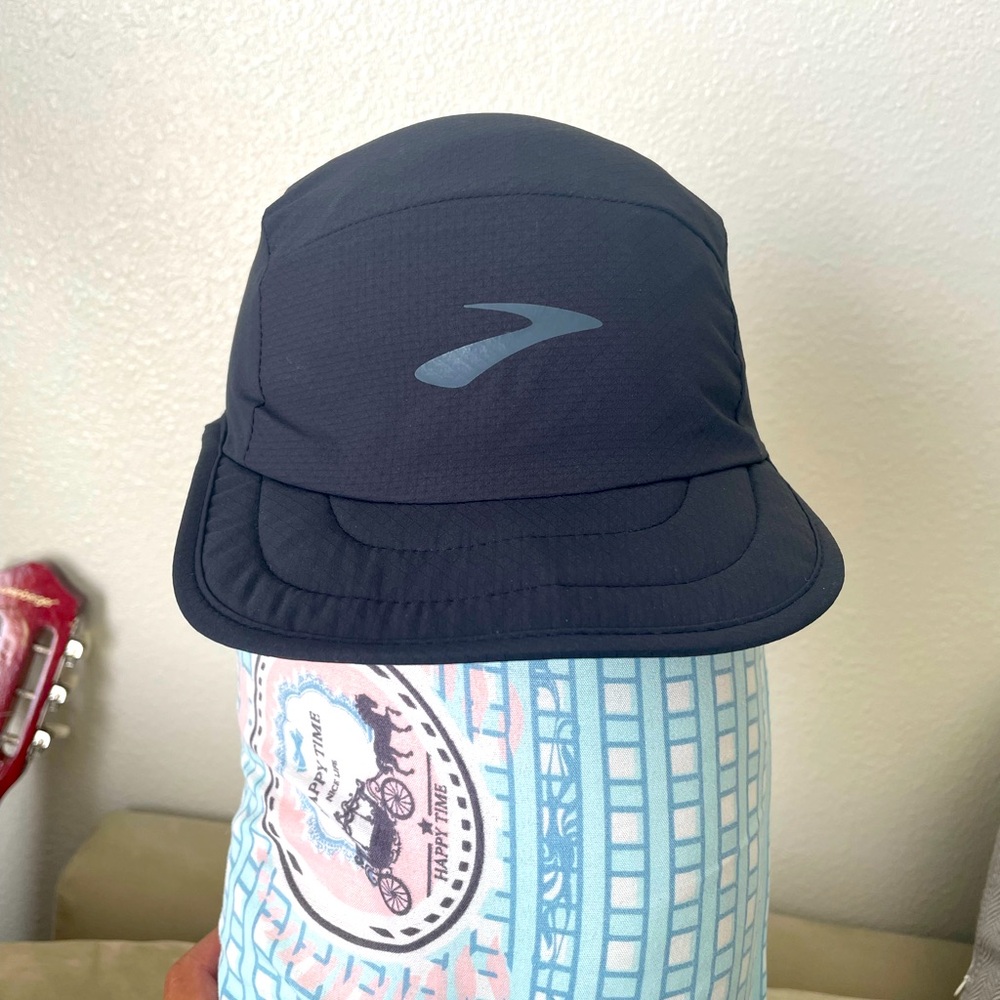 Brooks race running marathon cap hat fleet feet sports no boundaries one size